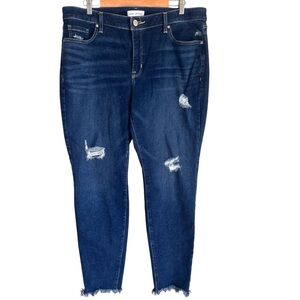 Lane Bryant  Distressed Mid Rise Skinny Signature Fit Jeans Size 18